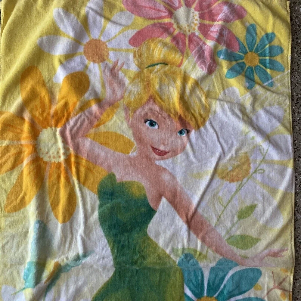 Disney‎ Beach Towel Yellow Tinker Bell Floral Daisy Peter Pan Fairy Disney Store